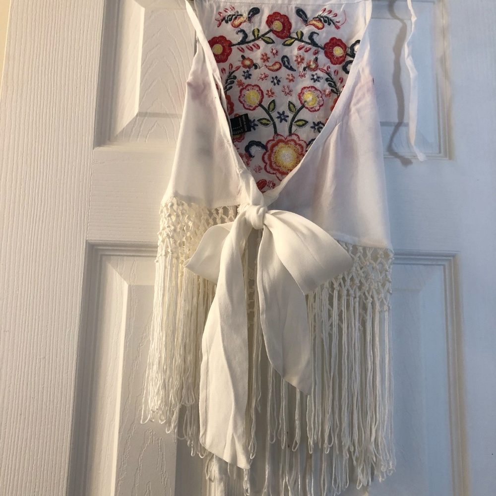Embroidered Halter - Picture 2 of 4